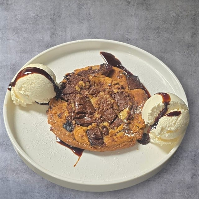 Big Choco Cookie.