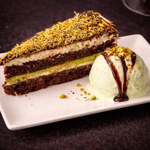 Dubai Chocolate Cake.